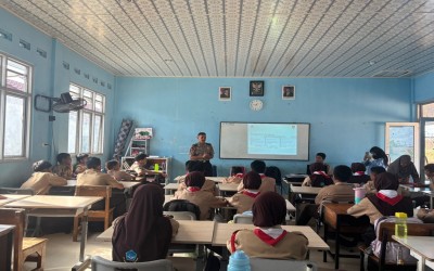 Kapolres Pangkalpinang Sosialisasikan Bahaya Geng Motor dan Judi Online di SMPN 2 Pangkalpinang