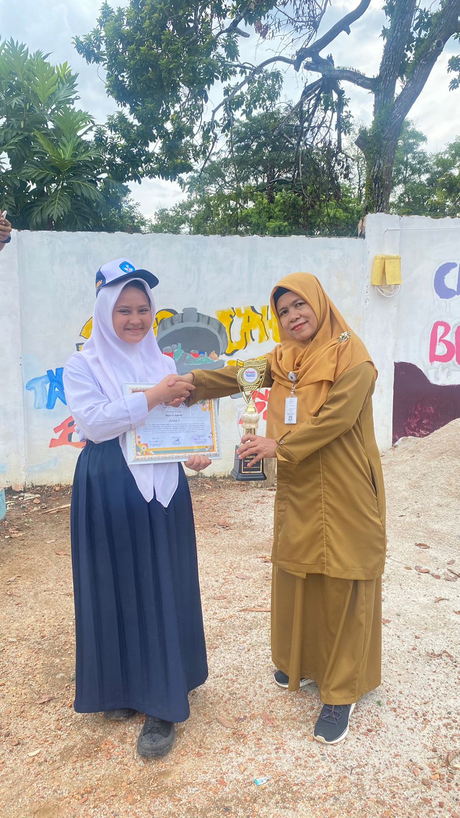 Foto bersama Kepala Sekolah SPENDA
